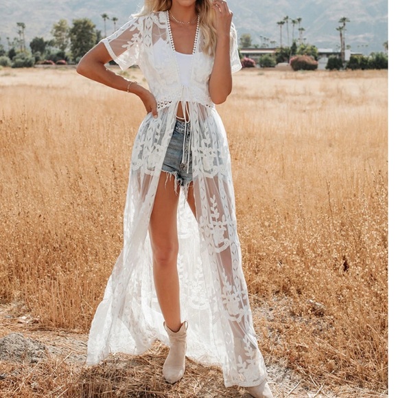 GORGEOUS ♡ Lace COVERUP - Picture 5 of 6